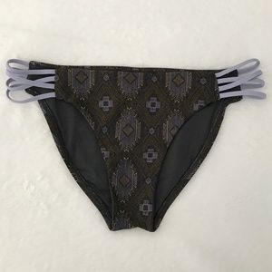 L*Space hipster bikini bottoms full cut size medium never worn